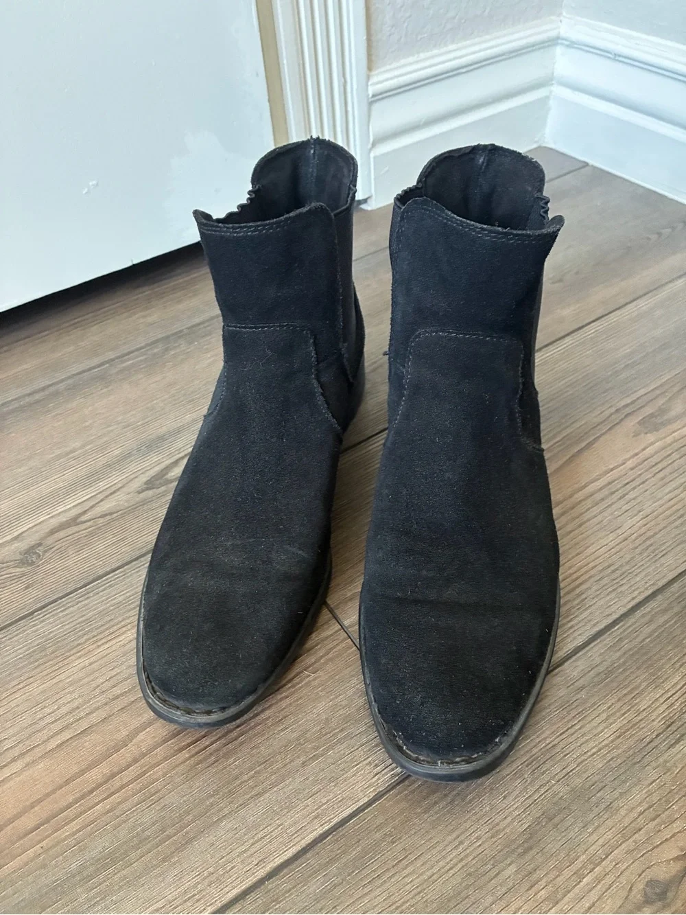 Born black suede Chelsea boots size 9.5
